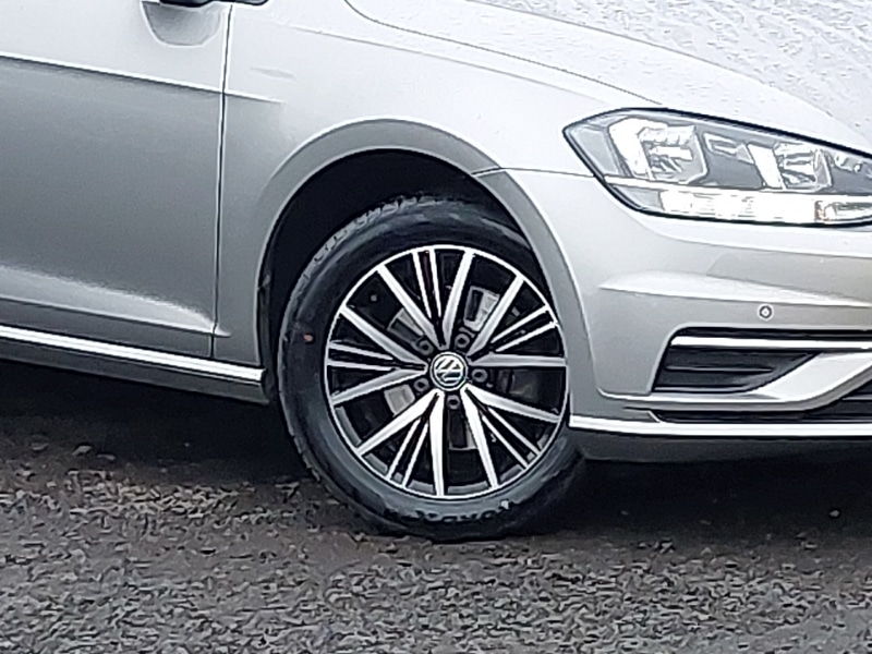 Used Volkswagen Golf 2017 for sale - 77716674: Photo 9