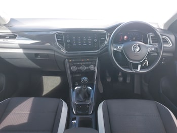Used Volkswagen T-Roc 2018 for sale - 78572604: Photo