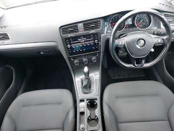 Used Volkswagen Golf 2019 for sale - 76145545: Photo 2