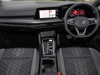 Used Volkswagen Golf 2024 for sale - 77284804: Photo