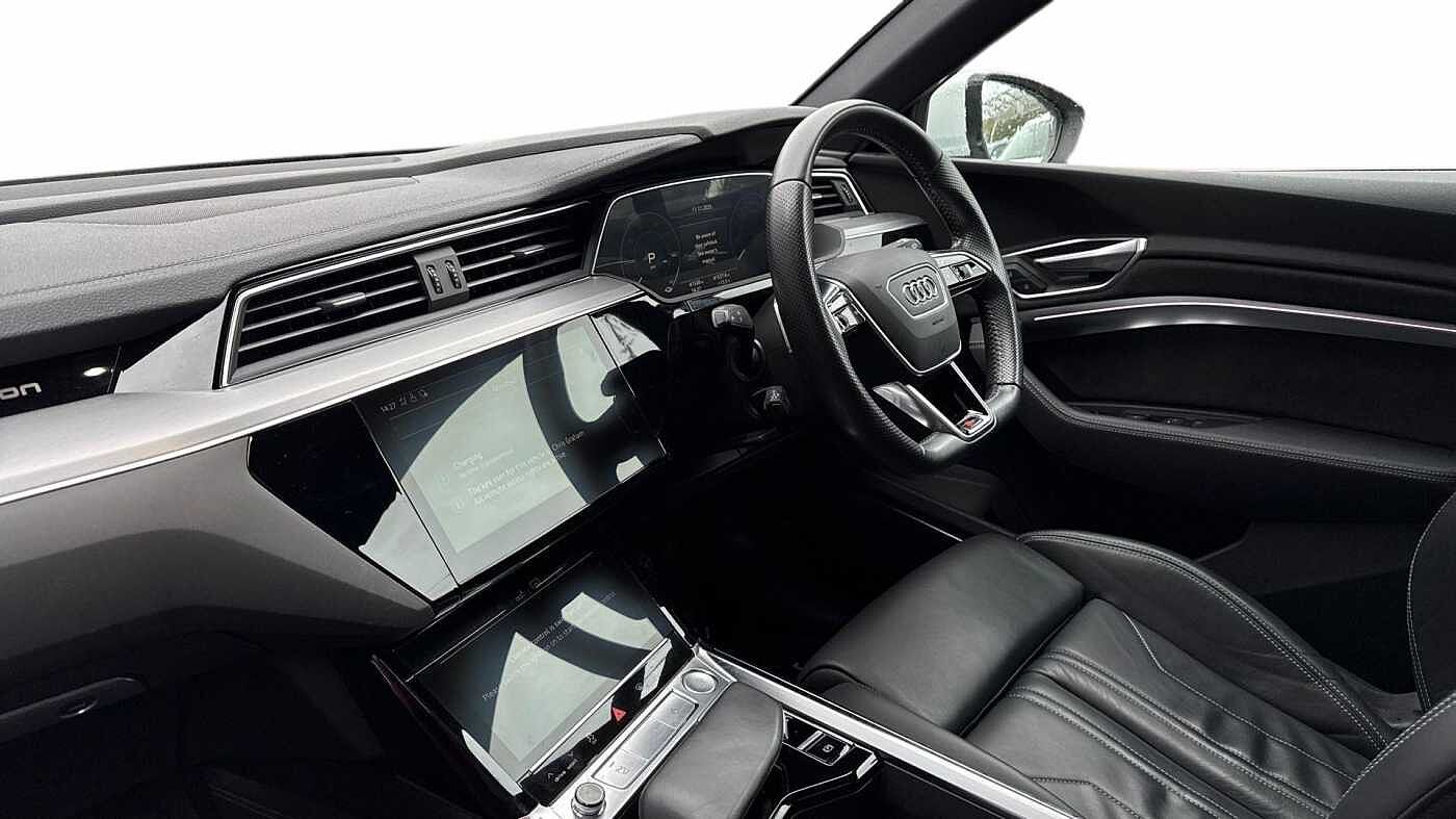 Used Audi e-tron 2020 for sale - 76681057: Photo 2