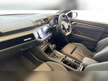 Used Audi Q3 2024 for sale - 76677951: Photo