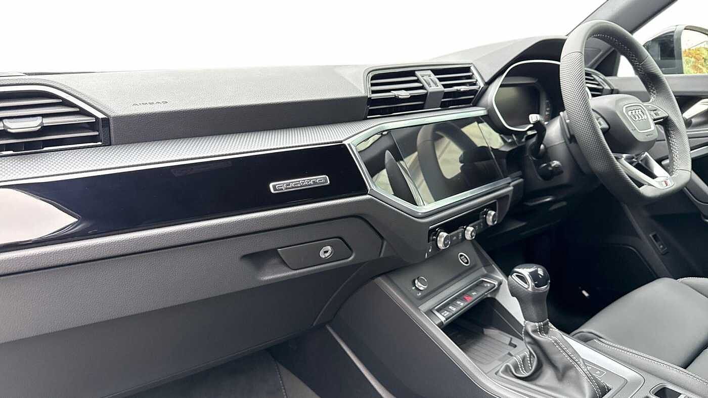 Used Audi Q3 2024 for sale - 77270574: Photo 2