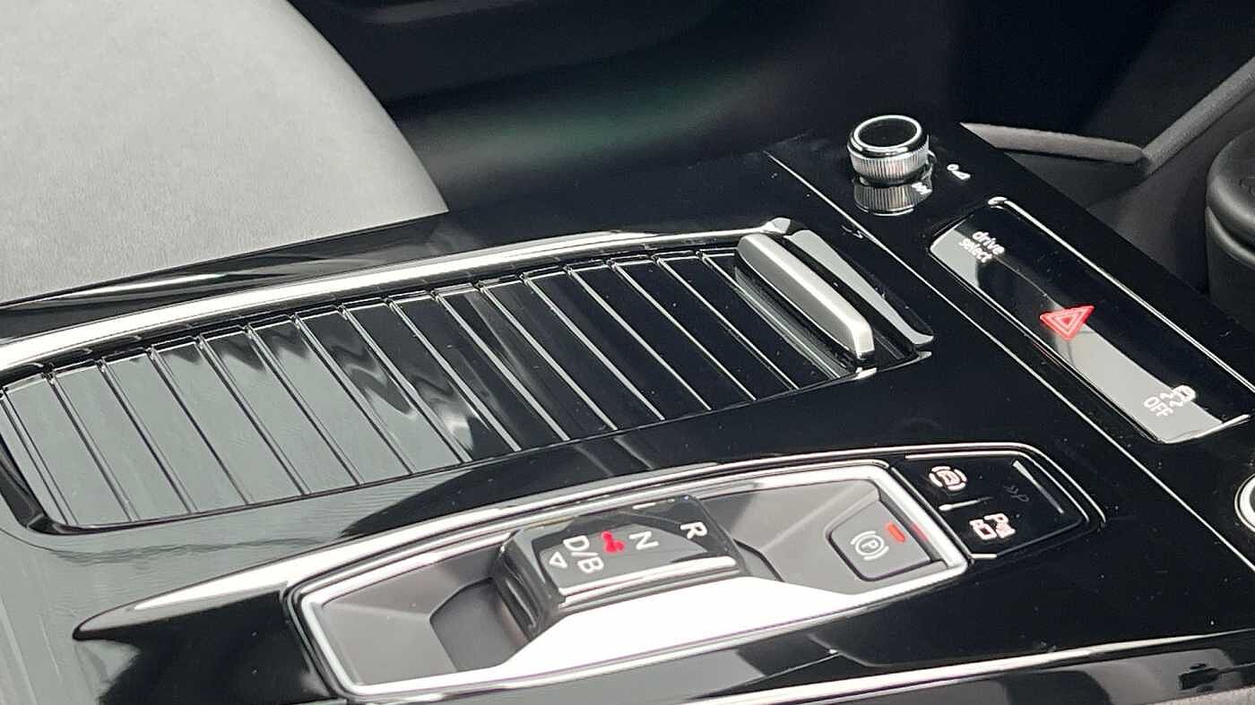 Used Audi Q6 e-tron 2025 for sale - 76679264: Photo 15