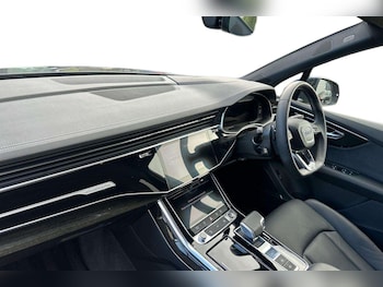 Used Audi Q7 2025 for sale - 75015900: Photo