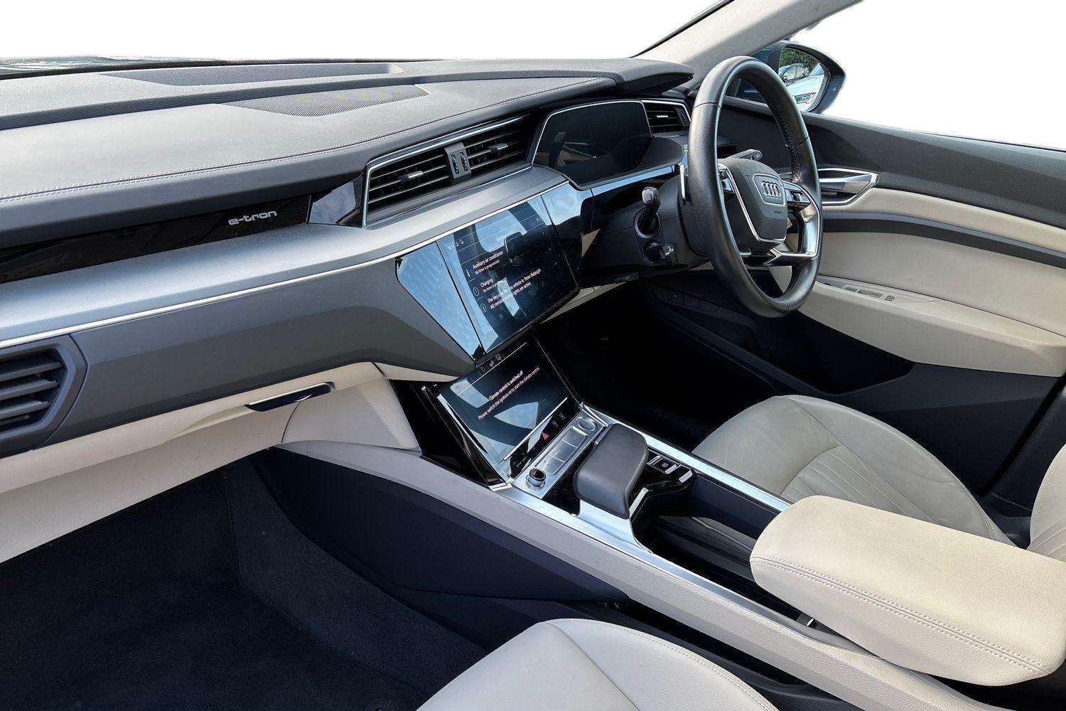 Used Audi e-tron 2019 for sale - 77635059: Photo 2