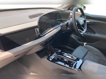 Used Audi Q6 e-tron 2024 for sale - 74716999: Photo
