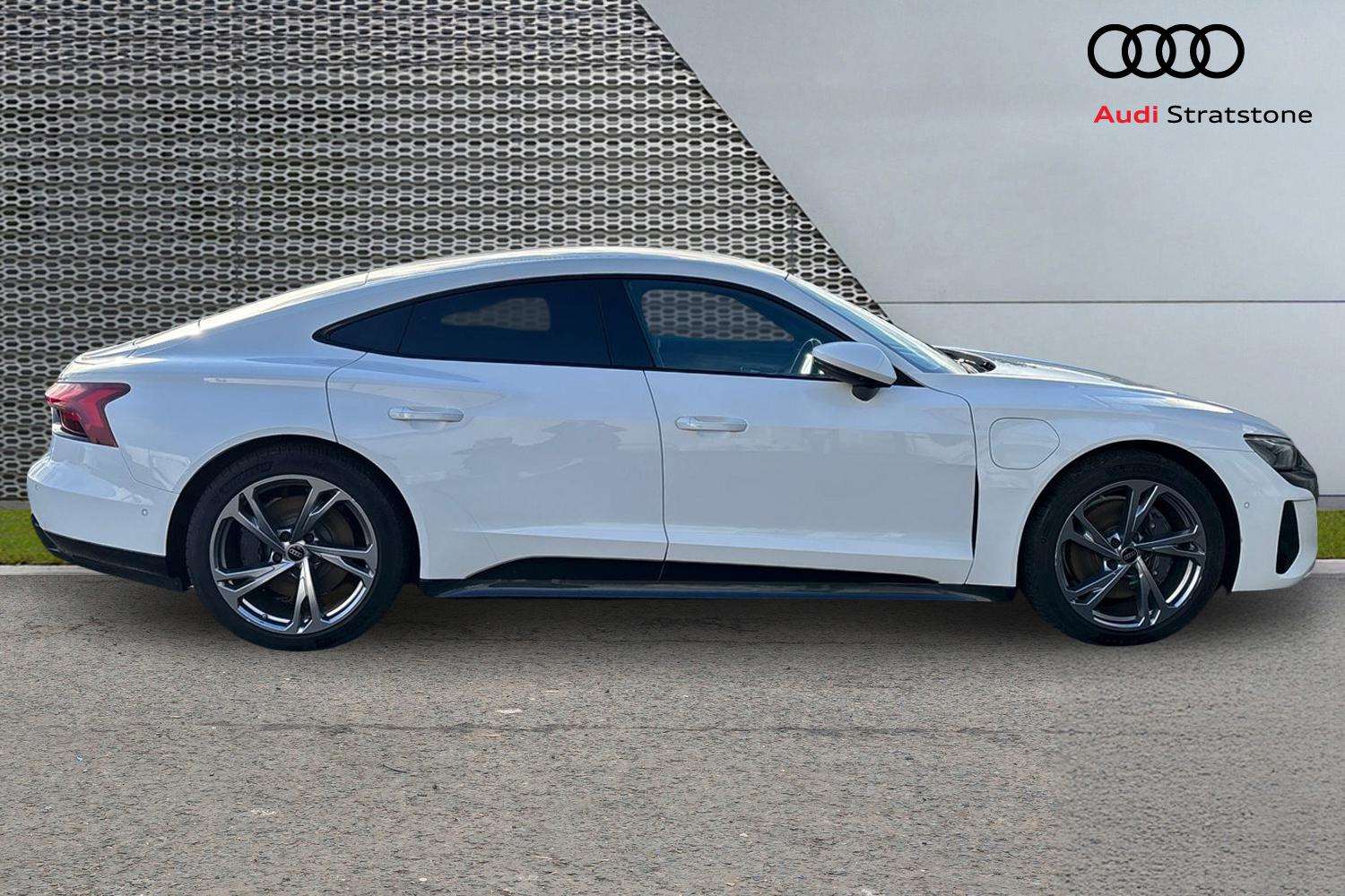 Used Audi e-tron GT 2022 for sale - 77270329: Photo 4