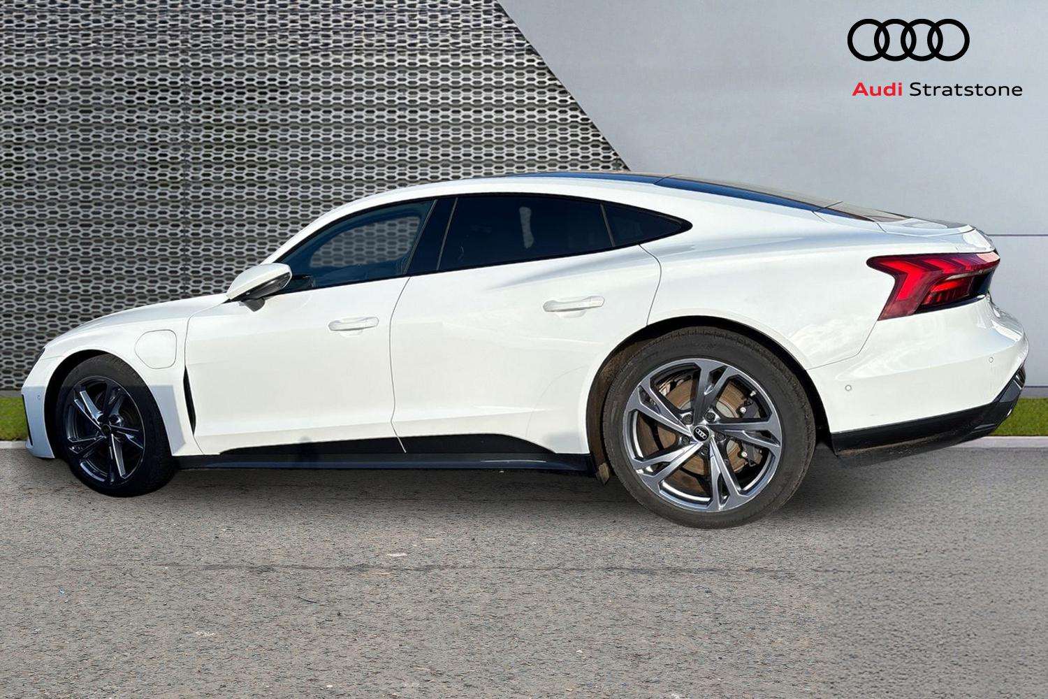 Used Audi e-tron GT 2022 for sale - 77270329: Photo 8