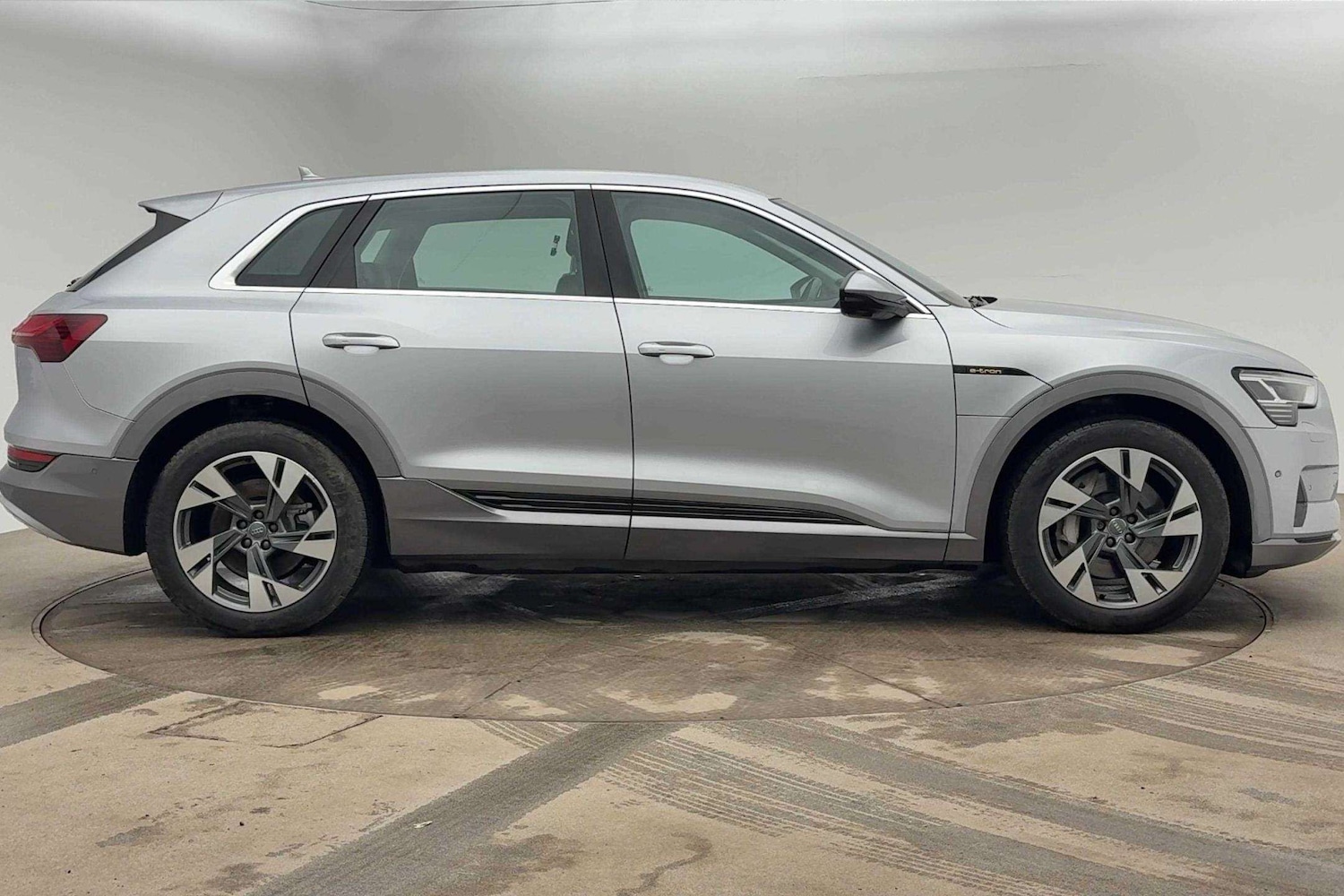 Used Audi e-tron 2020 for sale - 77206516: Photo 4