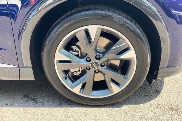 Used Audi Q4 e-tron 2025 for sale - 75710863: Photo 5