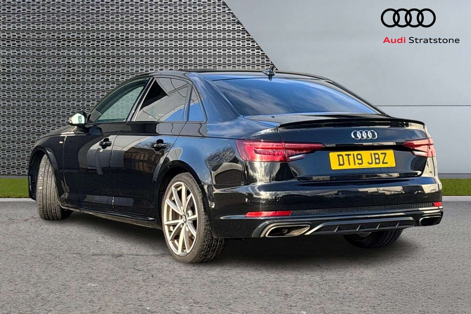 Used Audi A4 2019 for sale - 77401704: Photo 3