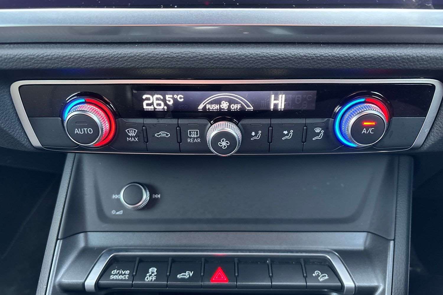 Used Audi Q3 for sale - 77361284: Photo 28