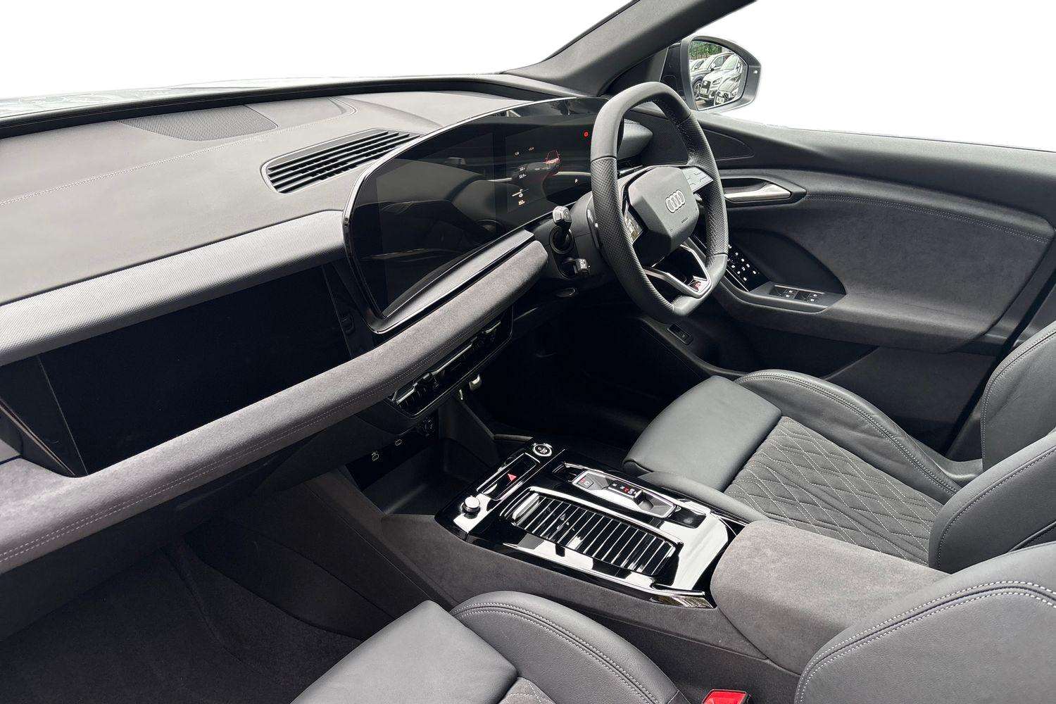 Used Audi Q6 e-tron 2025 for sale - 76100633: Photo 2