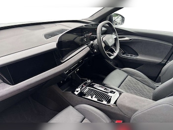 Used Audi Q6 e-tron 2025 for sale - 76100633: Photo