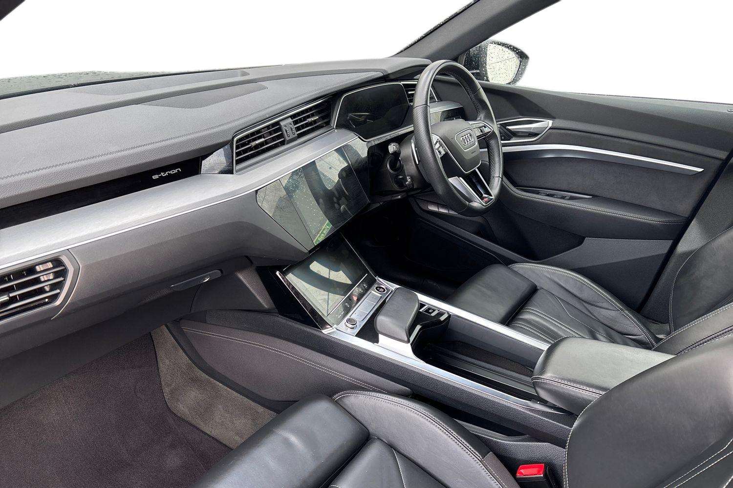 Used Audi e-tron 2022 for sale - 77316470: Photo 2