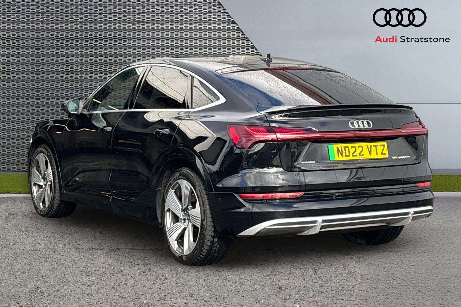 Used Audi e-tron 2022 for sale - 77316470: Photo 3