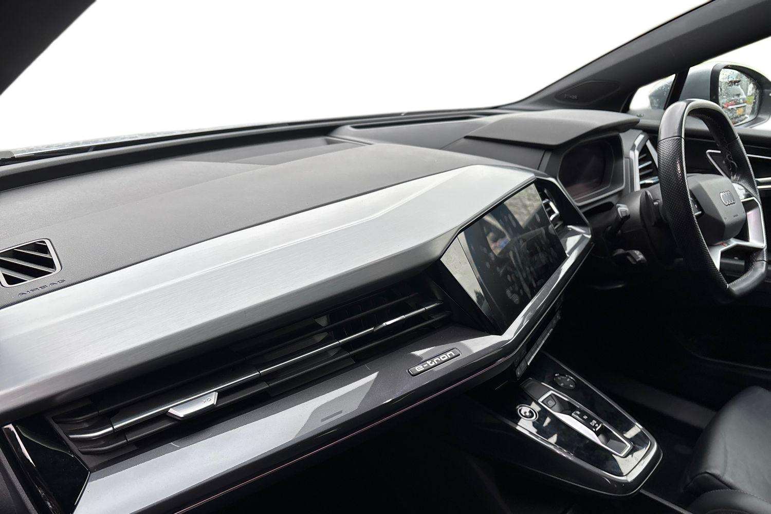 Used Audi Q4 e-tron 2021 for sale - 77373885: Photo 2