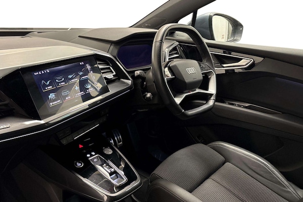 Used Audi Q4 e-tron 2021 for sale - 76205250: Photo 2