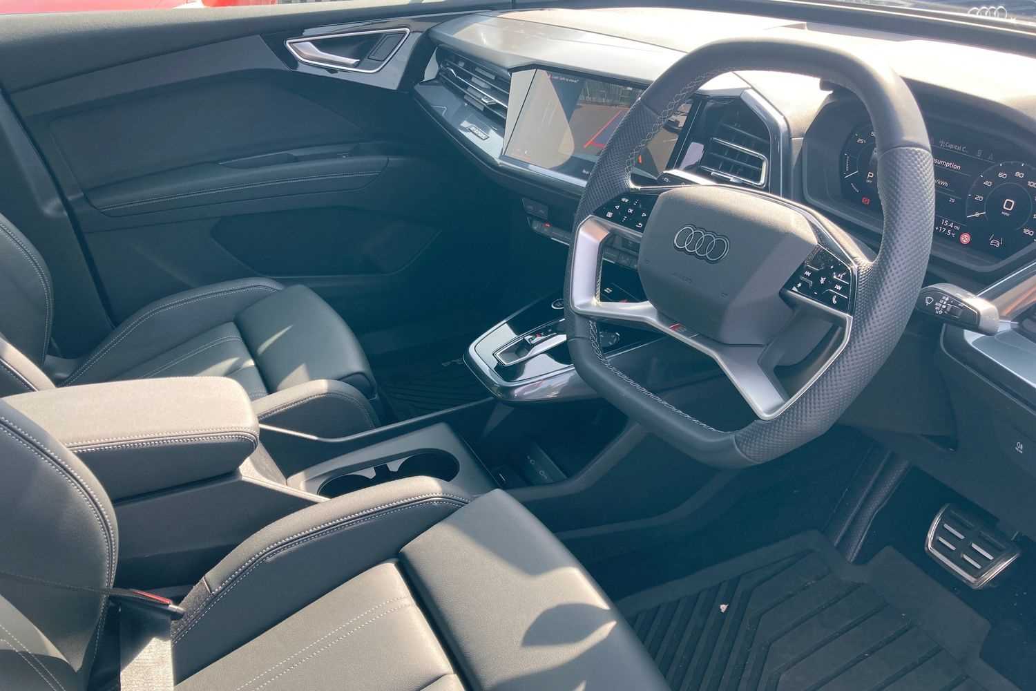 Used Audi Q4 e-tron 2024 for sale - 77000322: Photo 6