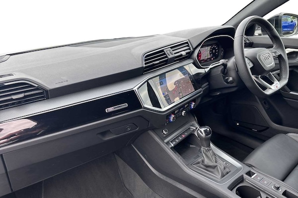 Used Audi Q3 2024 for sale - 76045279: Photo 2