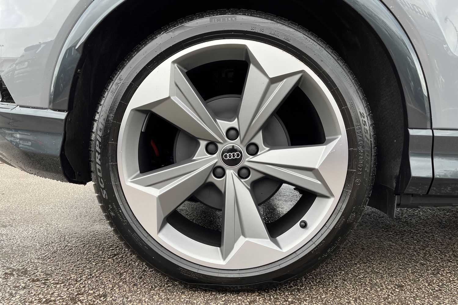 Used Audi Q4 e-tron 2025 for sale - 77698698: Photo 5