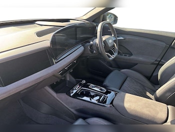 Used Audi Q6 e-tron 2024 for sale - 76016280: Photo
