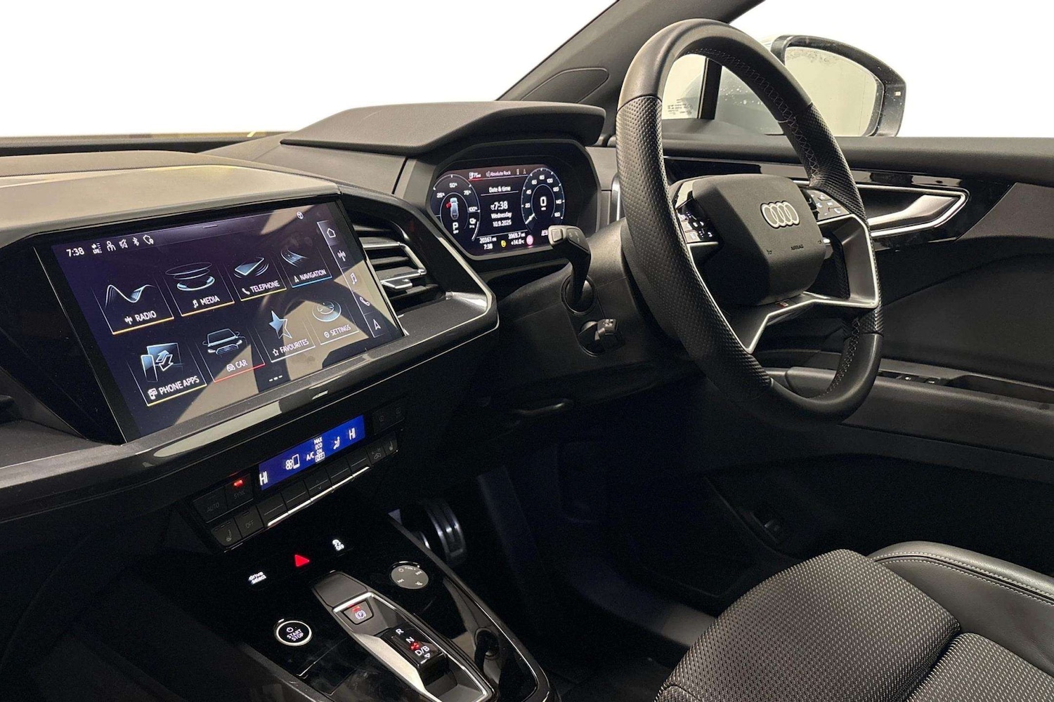 Used Audi Q4 e-tron 2022 for sale - 76176887: Photo 2
