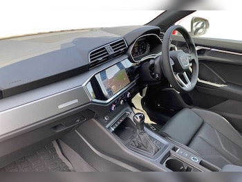 Used Audi Q3 2025 for sale - 76063502: Photo 2