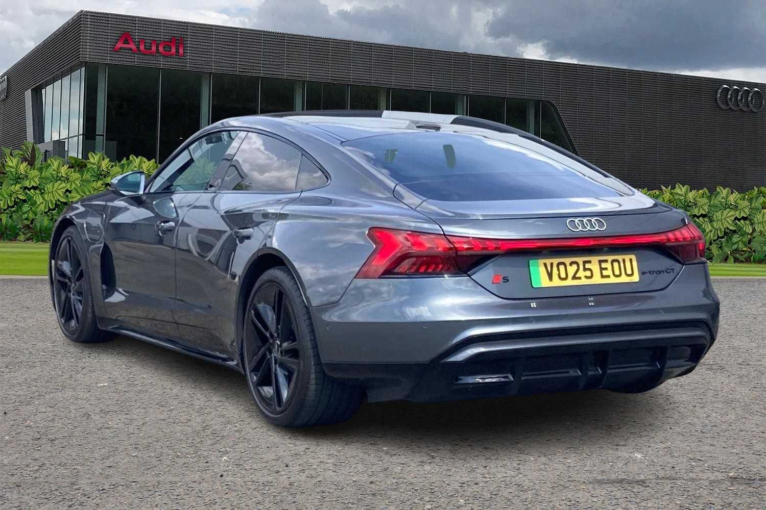 Used Audi e-tron GT 2025 for sale - 76063254: Photo 3