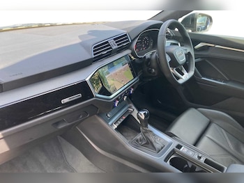 Used Audi Q3 2024 for sale - 74877940: Photo