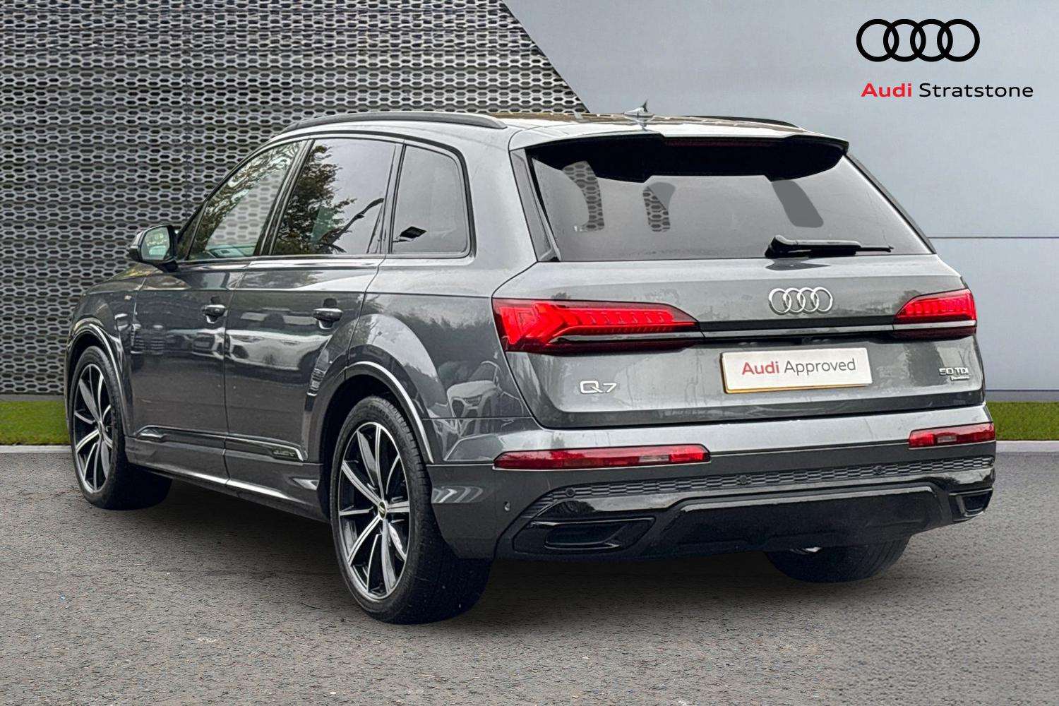 Used Audi Q7 2023 for sale - 76218361: Photo 3