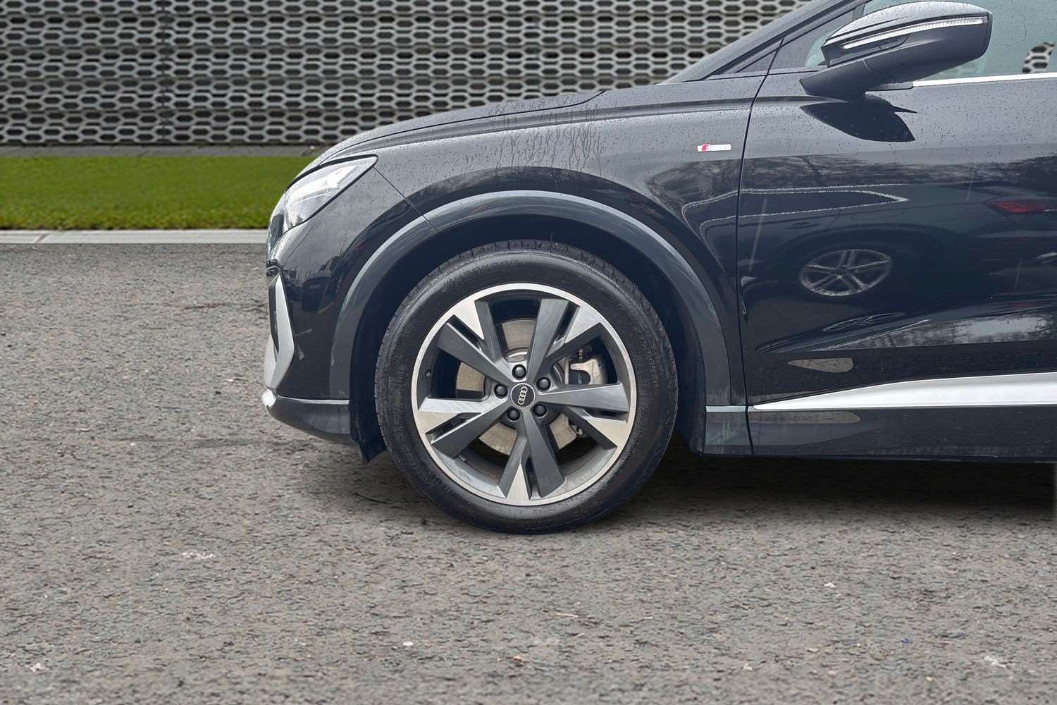 Used Audi Q4 e-tron 2025 for sale - 78076903: Photo 11