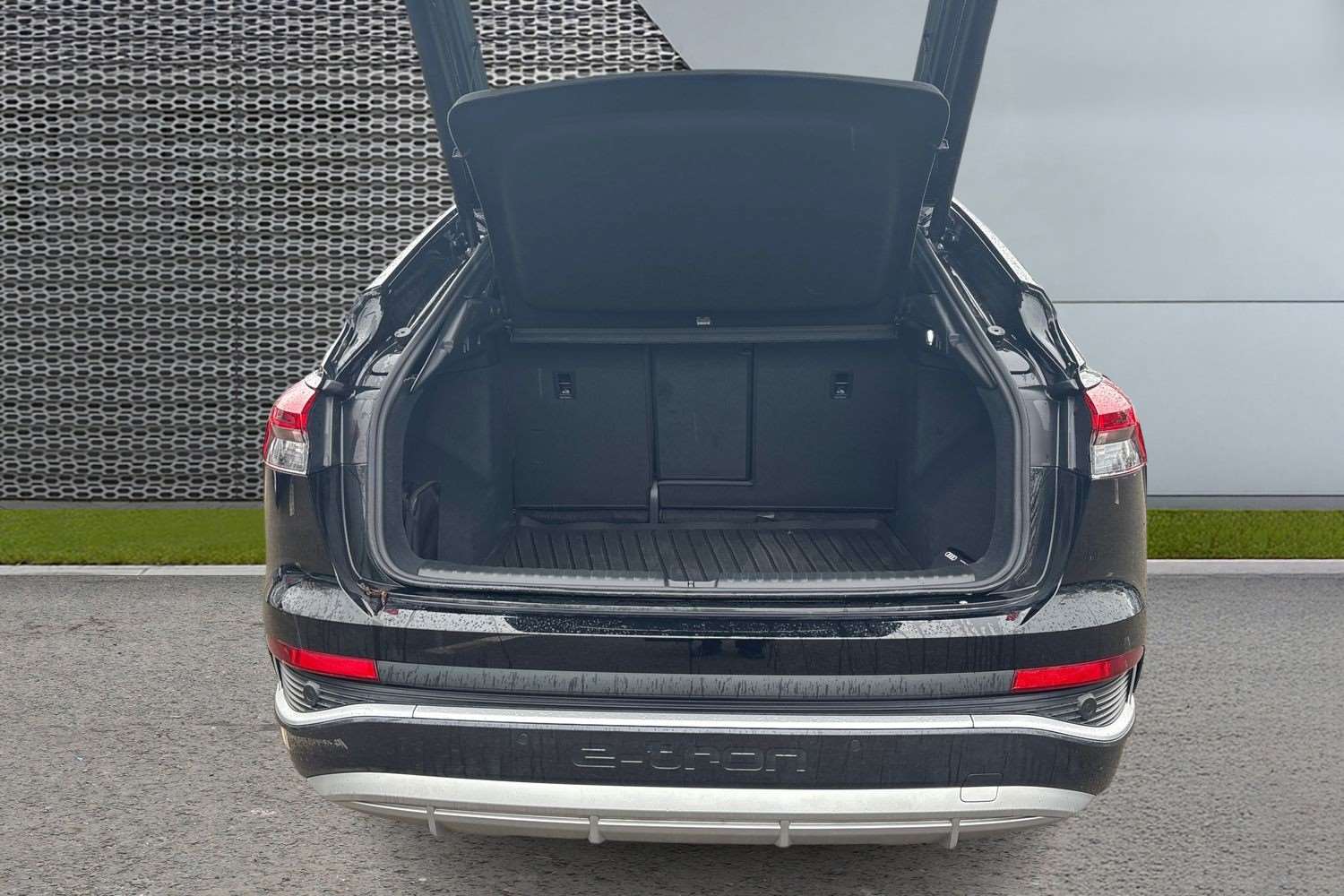 Used Audi Q4 e-tron 2025 for sale - 78076903: Photo 14