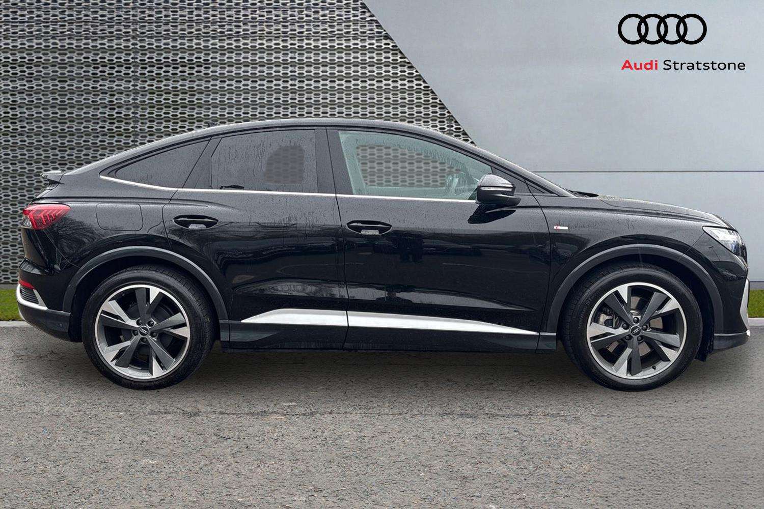 Used Audi Q4 e-tron 2025 for sale - 78076903: Photo 4