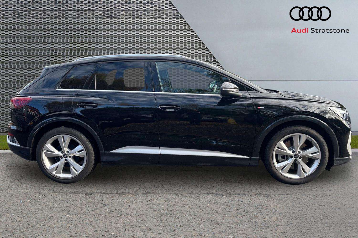 Used Audi Q4 e-tron 2025 for sale - 76373697: Photo 4