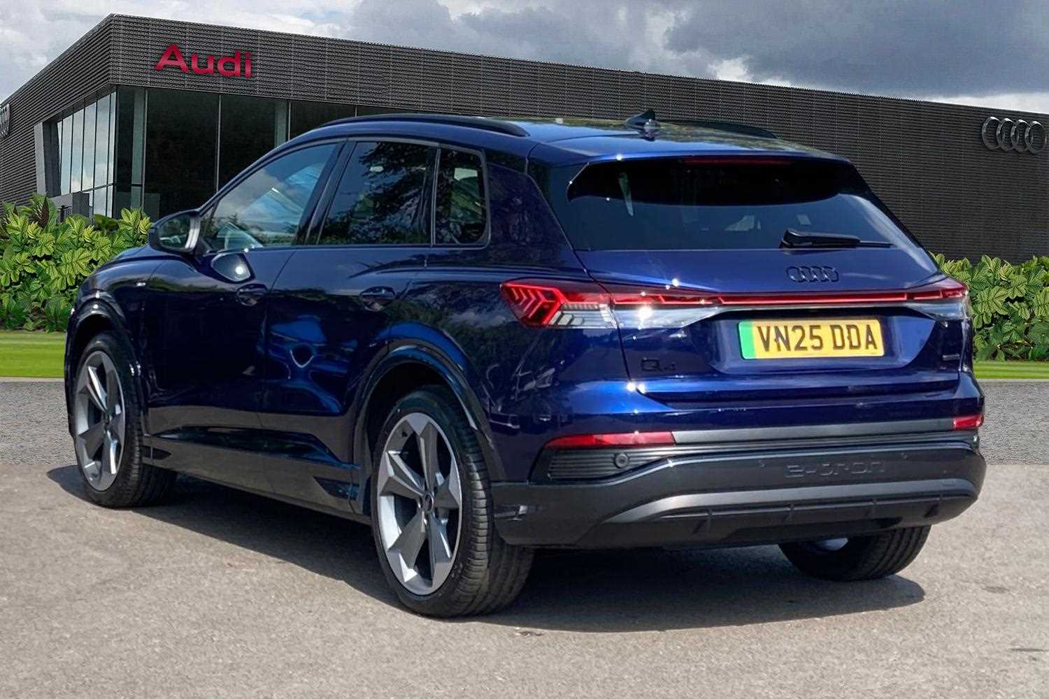 Used Audi Q4 e-tron 2025 for sale - 76063241: Photo 3