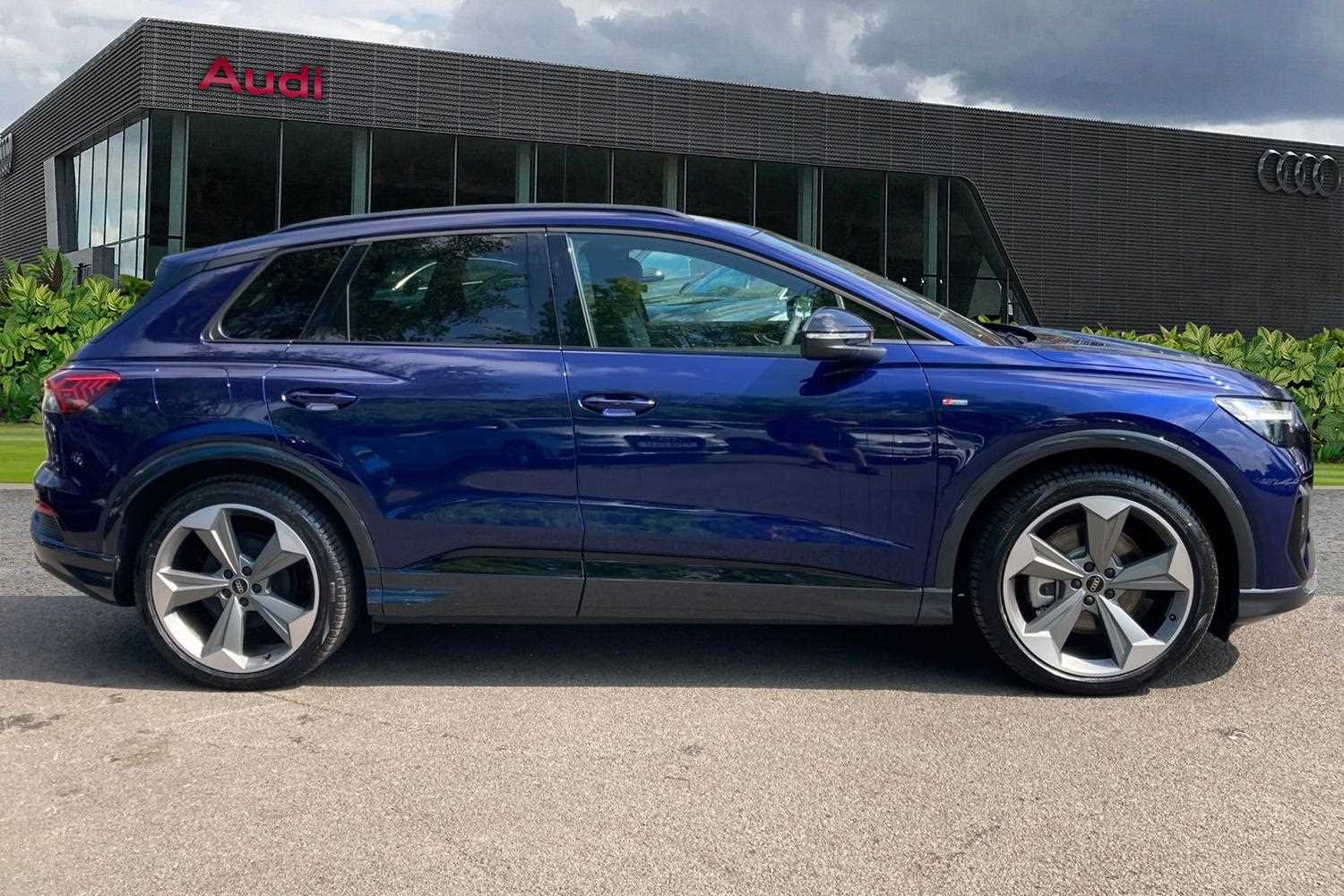 Used Audi Q4 e-tron 2025 for sale - 76063241: Photo 4