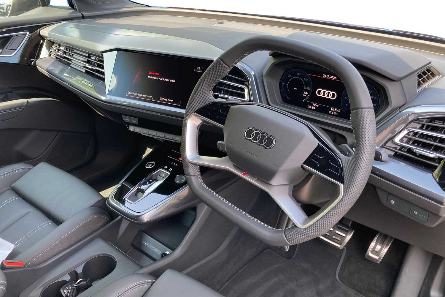 Used Audi Q4 e-tron 2025 for sale - 76063241: Photo 6