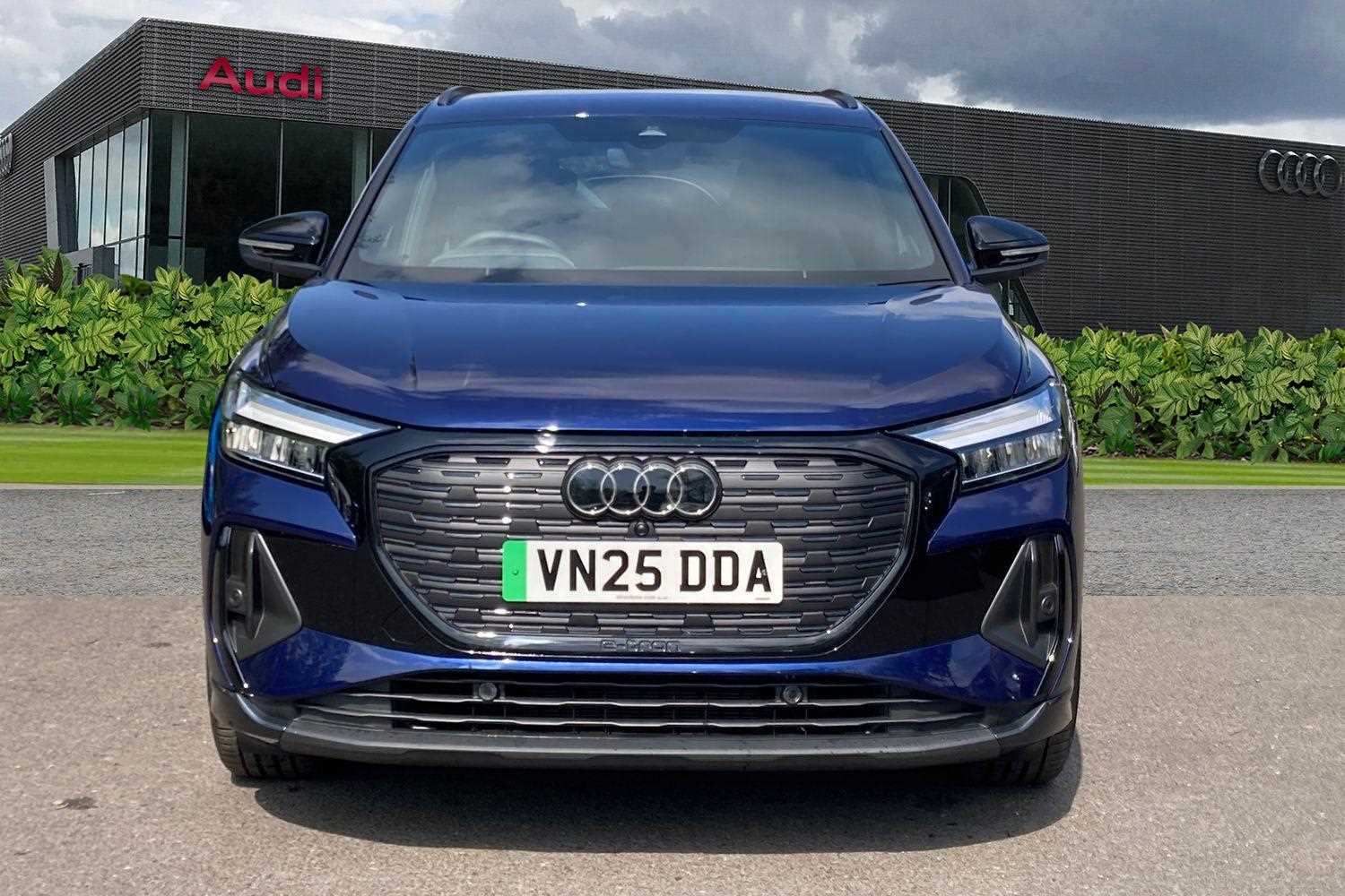 Used Audi Q4 e-tron 2025 for sale - 76063241: Photo 8
