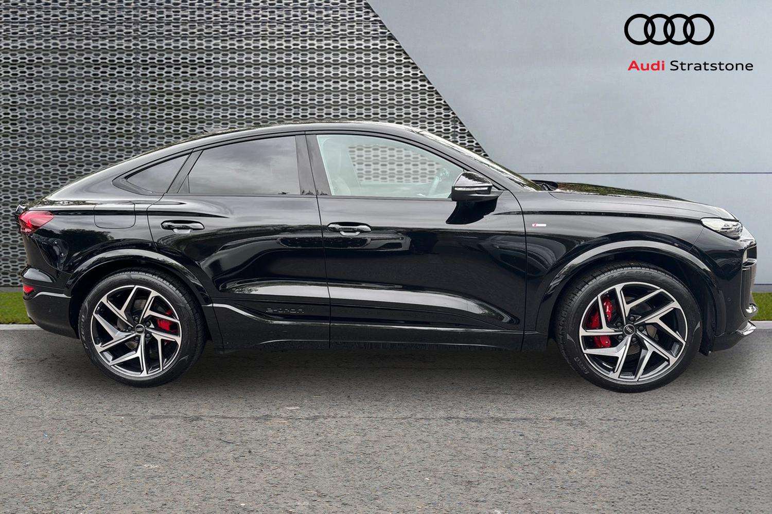 Used Audi Q6 e-tron 2025 for sale - 76540847: Photo 4