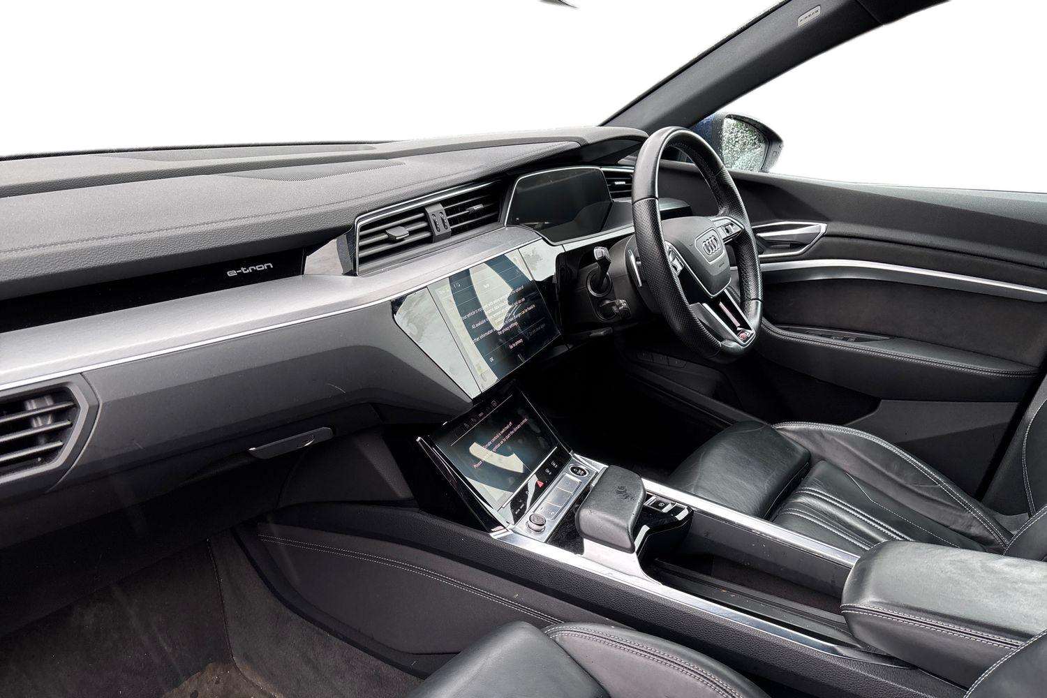 Used Audi e-tron 2021 for sale - 77373832: Photo 2