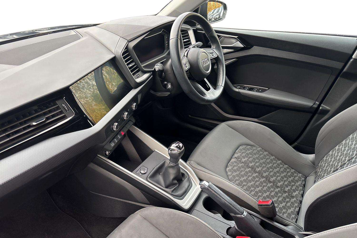 Used Audi A1 2019 for sale - 76636686: Photo 2