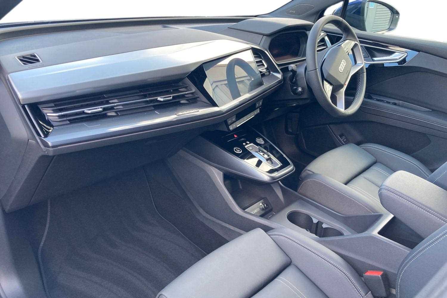 Used Audi Q4 e-tron 2025 for sale - 76063234: Photo 2