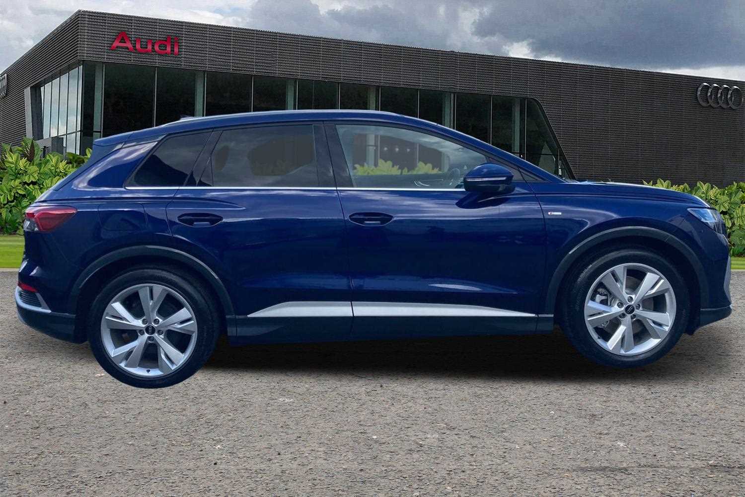Used Audi Q4 e-tron 2025 for sale - 76063234: Photo 4
