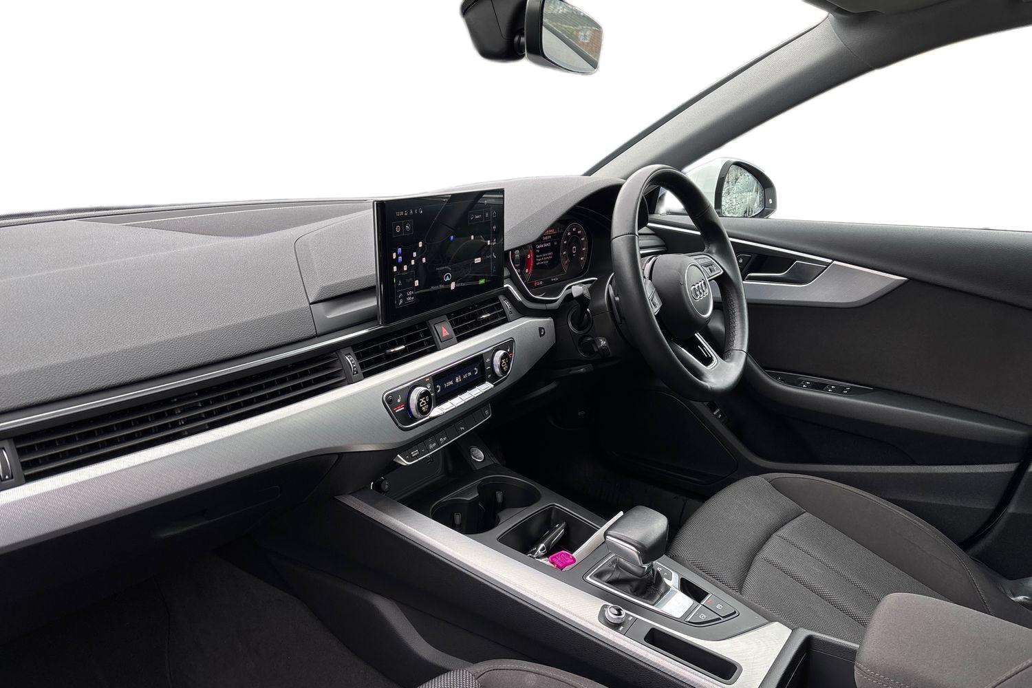 Used Audi A4 2021 for sale - 77348084: Photo 2