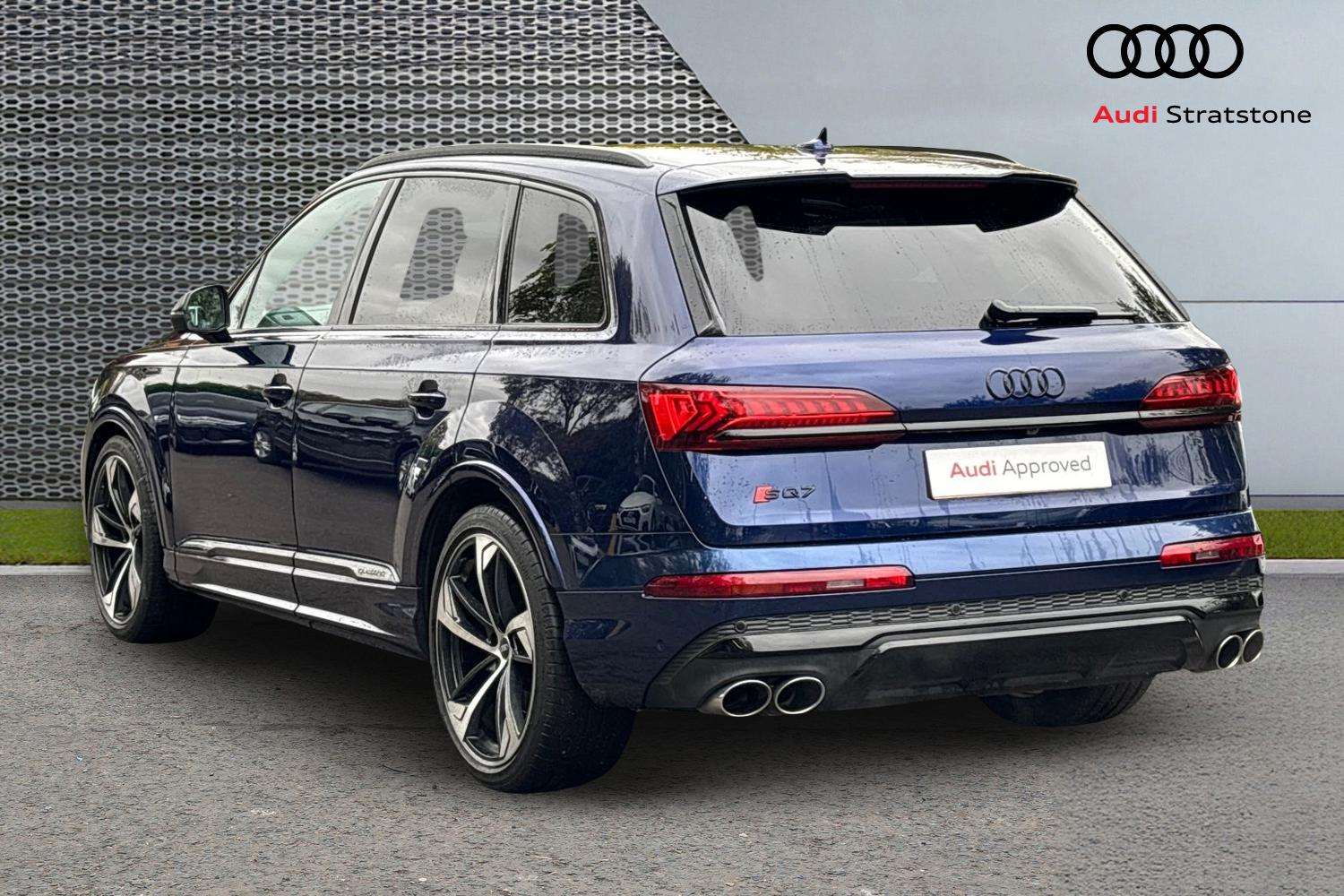 Used Audi Q7 2023 for sale - 76272177: Photo 3