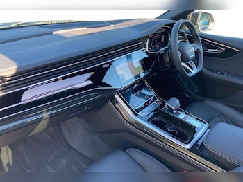 Used Audi Q8 2024 for sale - 75672936: Photo