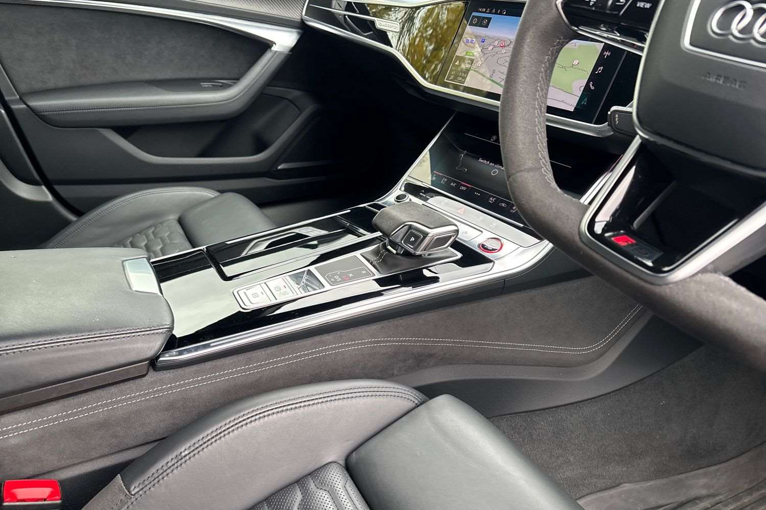 Used Audi RS6 2022 for sale - 76692040: Photo 16