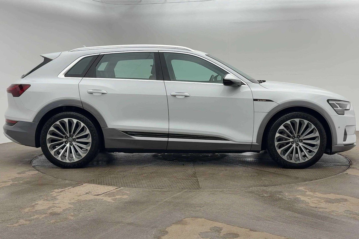 Used Audi e-tron 2020 for sale - 77257268: Photo 4